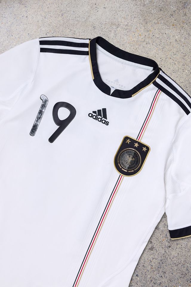 Urban Renewal One-Of-A-Kind Thrifty Towel Germany Home 2010/11 Football Shirt #3
