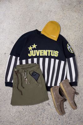 Urban Renewal One-Of-A-Kind Thrifty Towel Juventus 1990/91 Football Sweatshirt