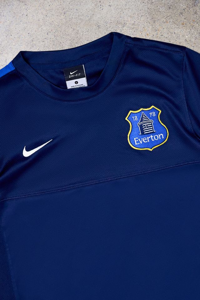 Urban Renewal One-Of-A-Kind Thrifty Towel Everton Training 2013/2014 Football Shirt #1