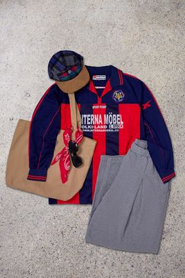 Urban Renewal One-Of-A-Kind Thrifty Towel Consenza Home 2004/05 Football Shirt