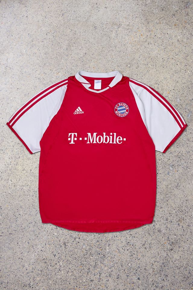 Urban Renewal One-Of-A-Kind Thrifty Towel Bayern Munich 03 Football Shirt