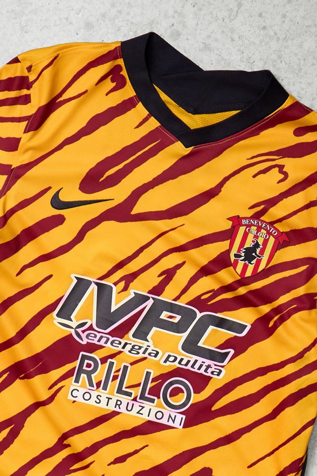 Urban Renewal One-Of-A-Kind Thrifty Towel Benevento Home 2022/23 Football Shirt #1