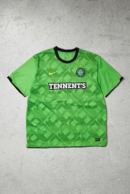 Urban Renewal One-Of-A-Kind Thrifty Towel Celtic Away 2010/11 Football Shirt