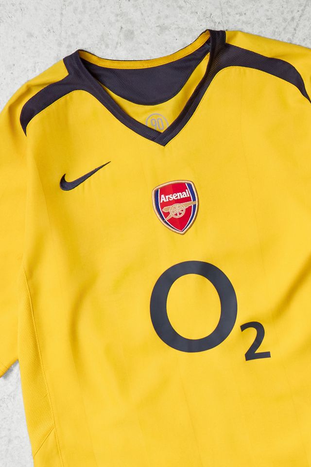 Urban Renewal One-Of-A-Kind Thrifty Towel Arsenal Away 2005/06 Football Shirt #1