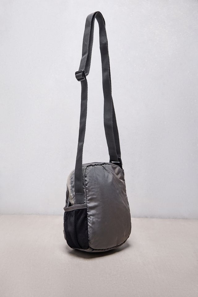 One-Of-A-Kind Vintage 2000s Nike Plate Logo Sling Bag #2