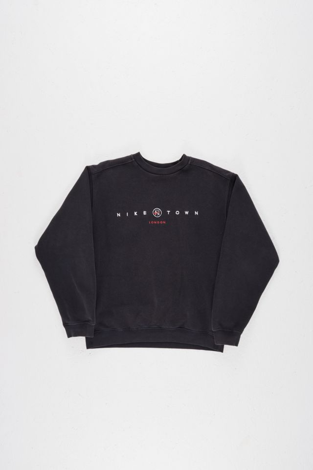 Nike town crewneck sale