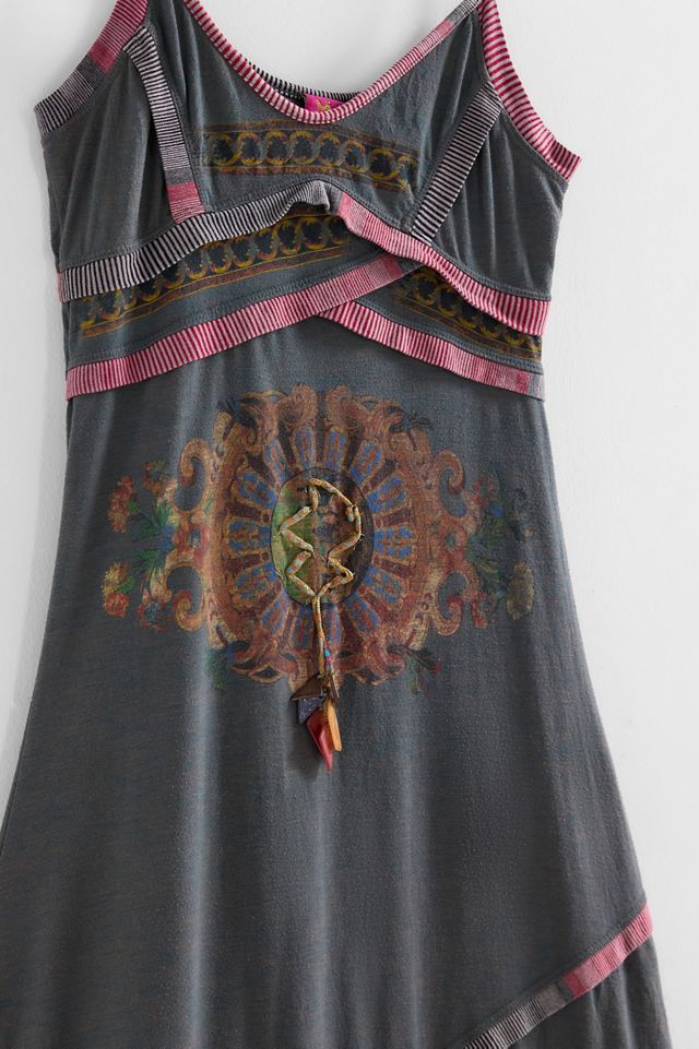 Urban Renewal Robe Mini Grise One-Of-A-Kind Save The Queen #1