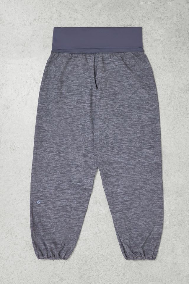One-of-a-Kind Y2K Winter Sport Lululemon 3/4 Yoga Pants #2