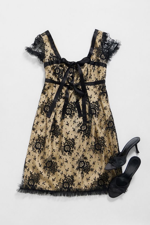 Urban Renewal Vestido Babydoll Único de Encaje Negro y Nude Prom Red Valentino