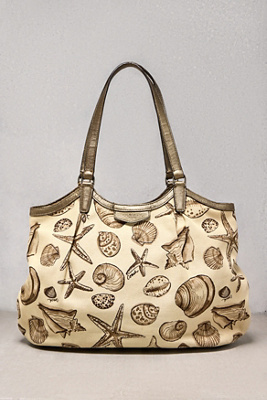 Urban Renewal One-Of-A-Kind Coach Shell Print Bag | Urban Outfitters UK