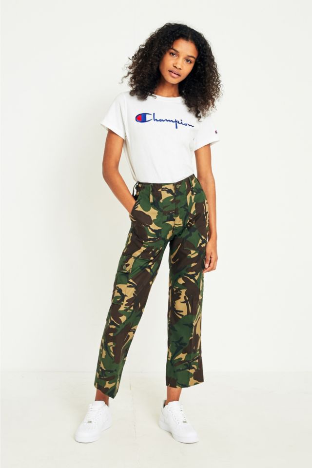 Urban outfitter shop camo pants