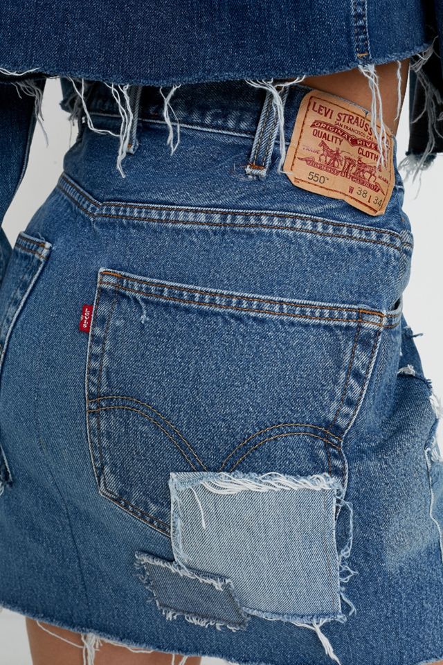 Urban Renewal Remade From Vintage -  Jupe en denim à empiècement et délavage léger Levi's #1