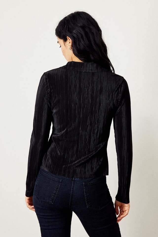 Archive presso UO Black Plisse Shirt  #2