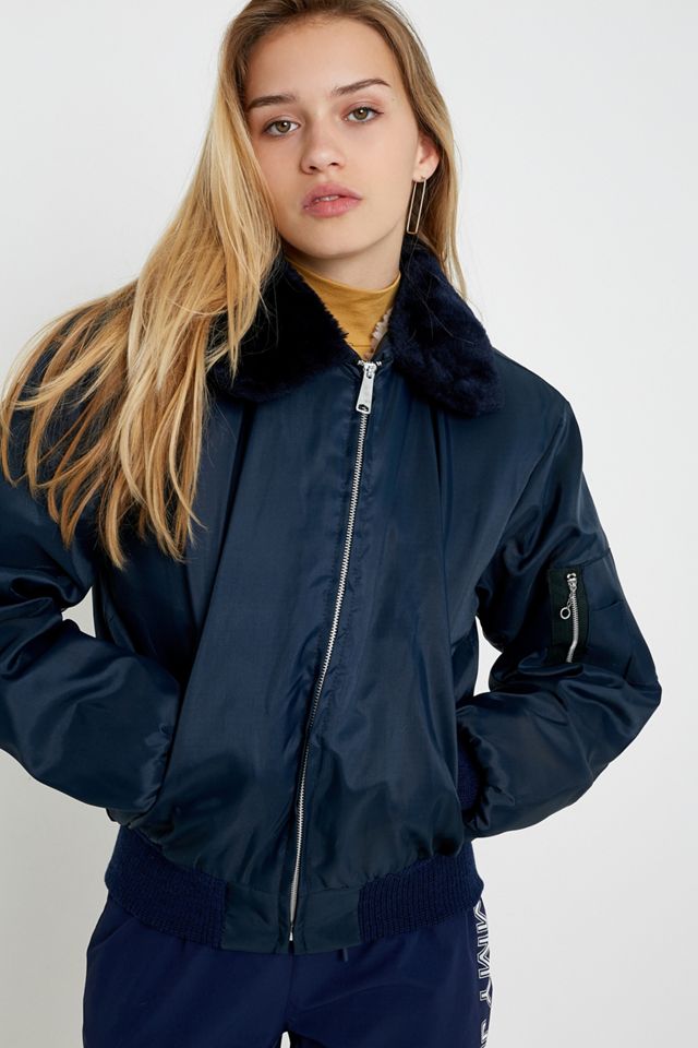 Urban Renewal Salvaged Deadstock – Jacke „CWU“ in Marineblau mit Sherpafutter #1