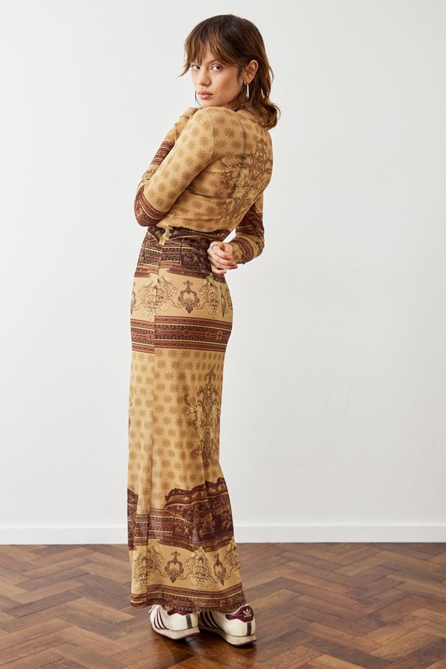 Archivo en UO Gold Carousel Mesh Vestido de manga larga  #2