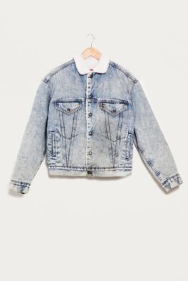 urban outfitters levis sherpa jacket