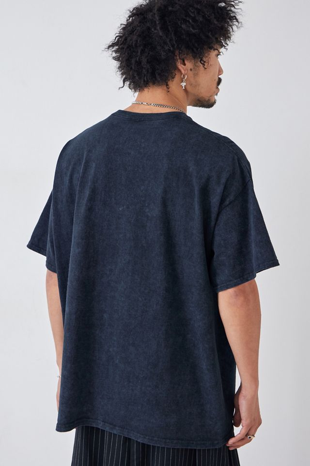 Camiseta Casper Archive At UO #2