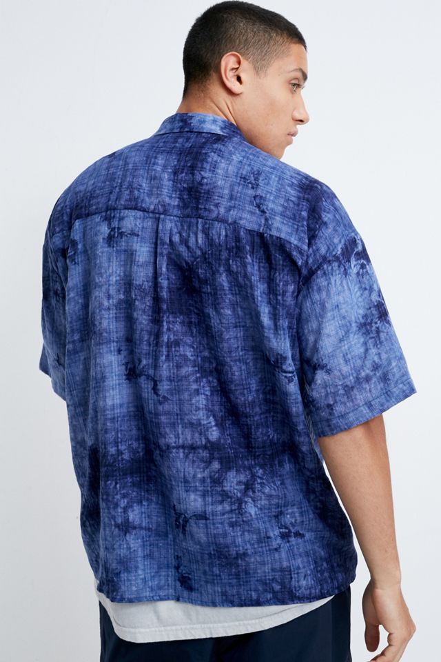 UO Archive – Batik-Hemd in Blau mit Karo-Print #1