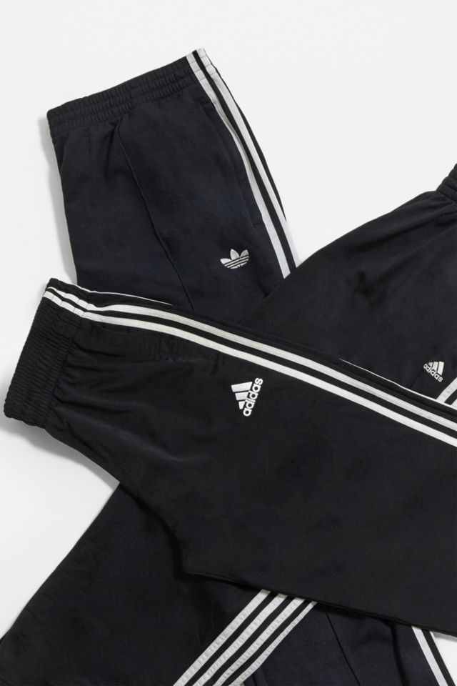 Urban outfitters adidas discount joggers