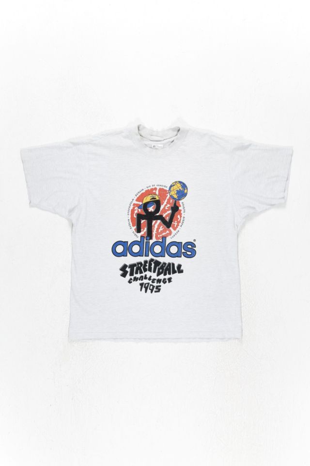 Conceder Vulgaridad reacción Urban Renewal camiseta única en su tipo adidas Streetball Challenge 1995 |  Urban Outfitters ES
