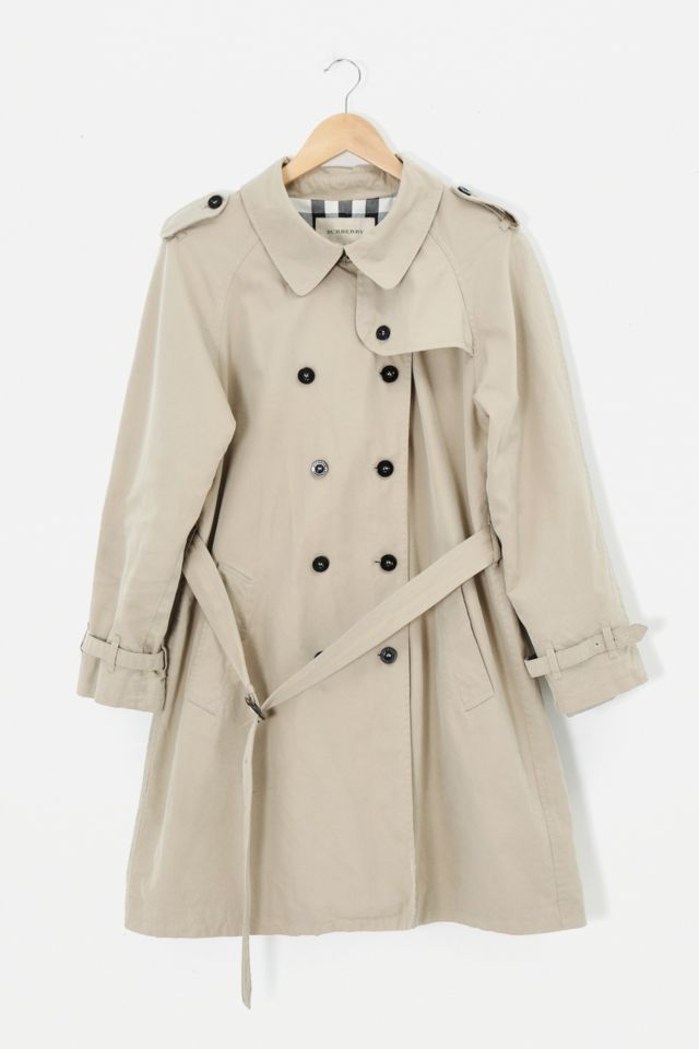 Urban Renewal One-Of-A-Kind Burberry Trench Coat | Urban Outfitters UK