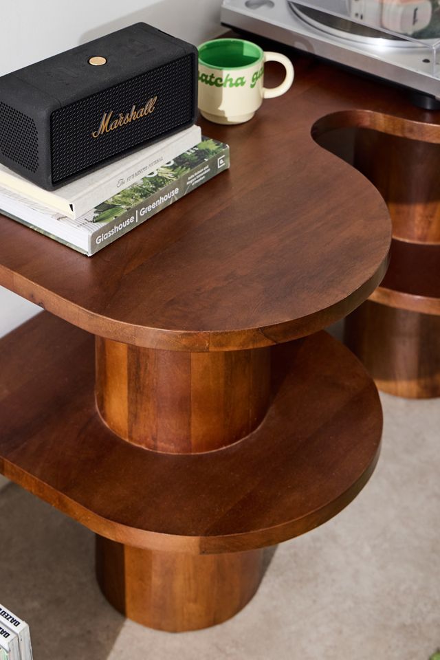 Avery Wavy Media Stand #1