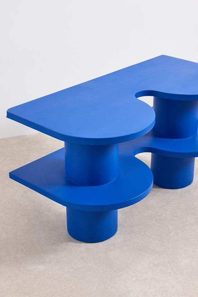 Avery Wavy Media Stand #4
