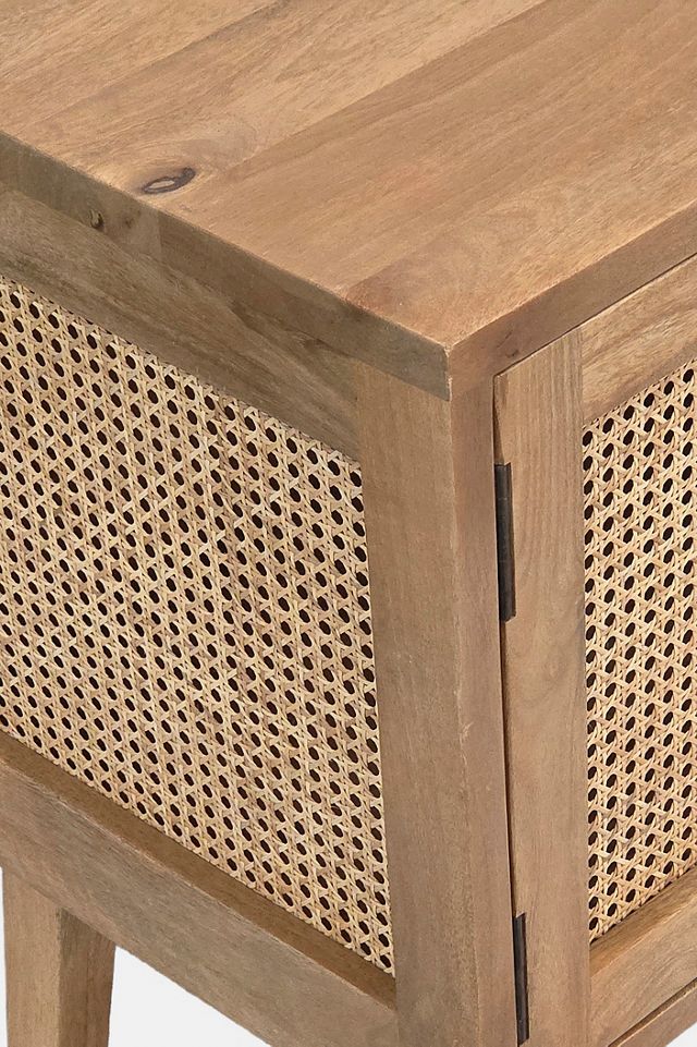 Marte Rattan Media Stand #2