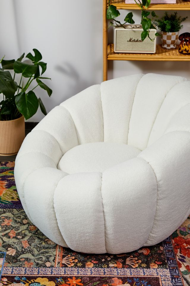 Low profile deals swivel tulip chair