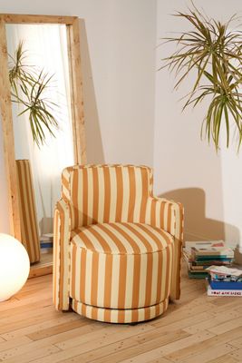 Rhea Swivel Chair
