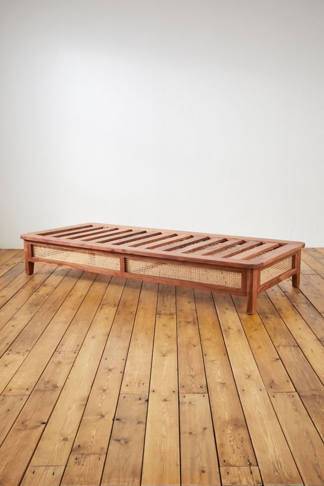 Rattan daybed deals urban outfitters