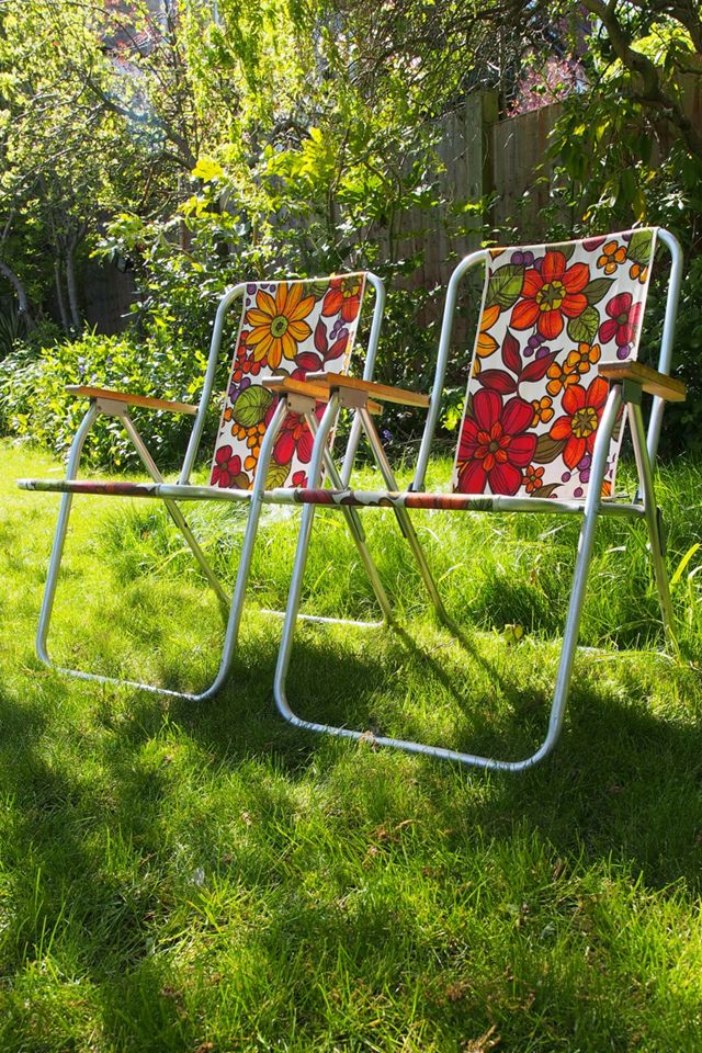 Urban Renewal Vintage White 70s Floral Print Deck Chairs Set Of