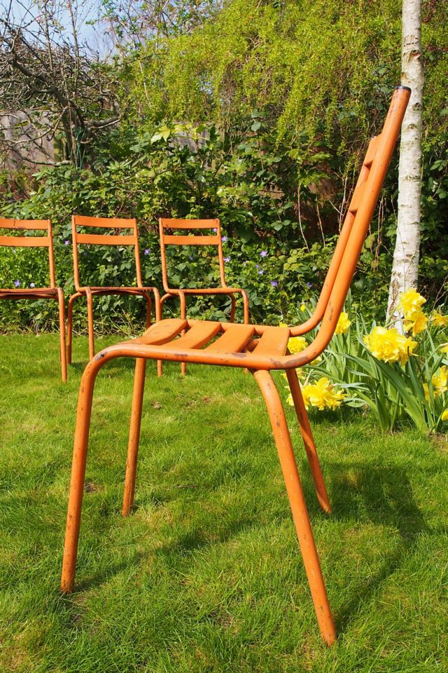 Vintage metal bistro chairs sale