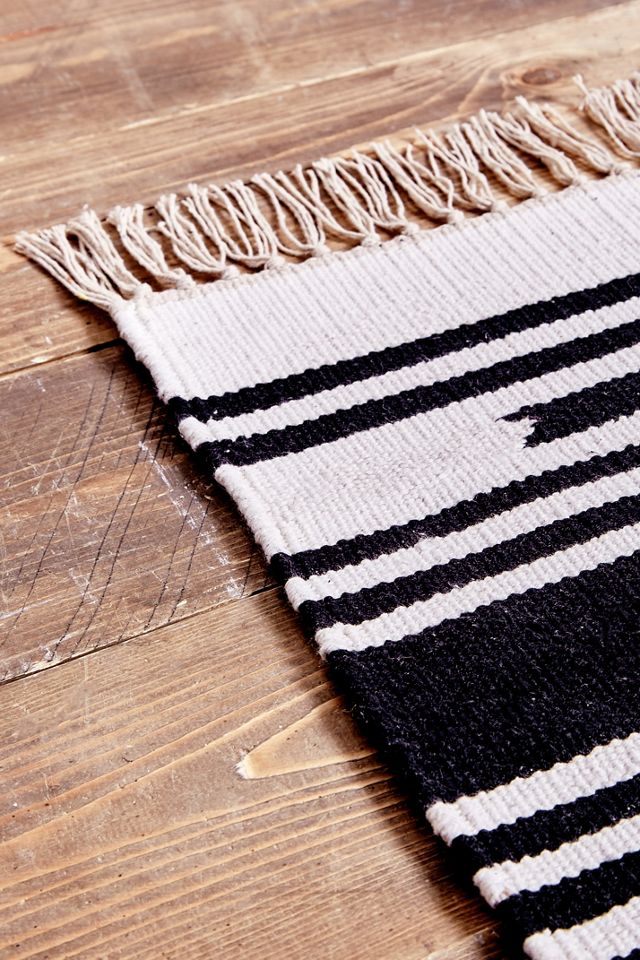 Teppich in Schwarz und Weiß mit Rautendesigns, 2 x 3 Fuß #2