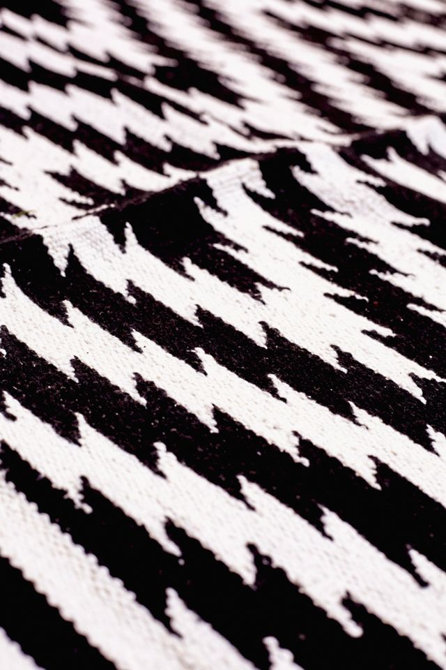 Teppich in Schwarz und Weiß mit Rautendesigns, 3 x 5 Fuß #1