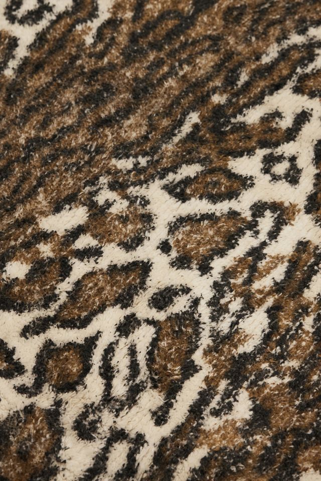Tapis en forme de léopard  #1