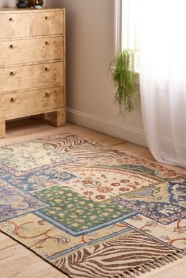 Blue Priscilla 5x7 Rug