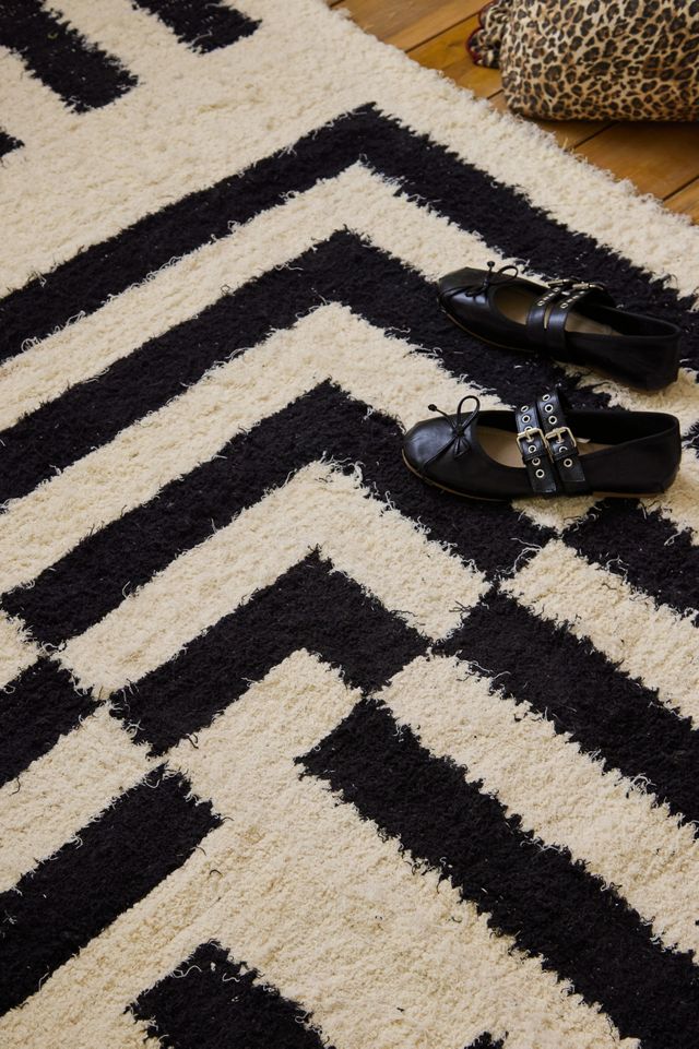 Black & White Asher 5x7 Rug #2