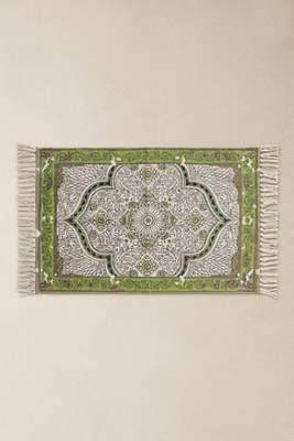 Iona Dotted Medallion 2x3 Rug | Urban Outfitters UK