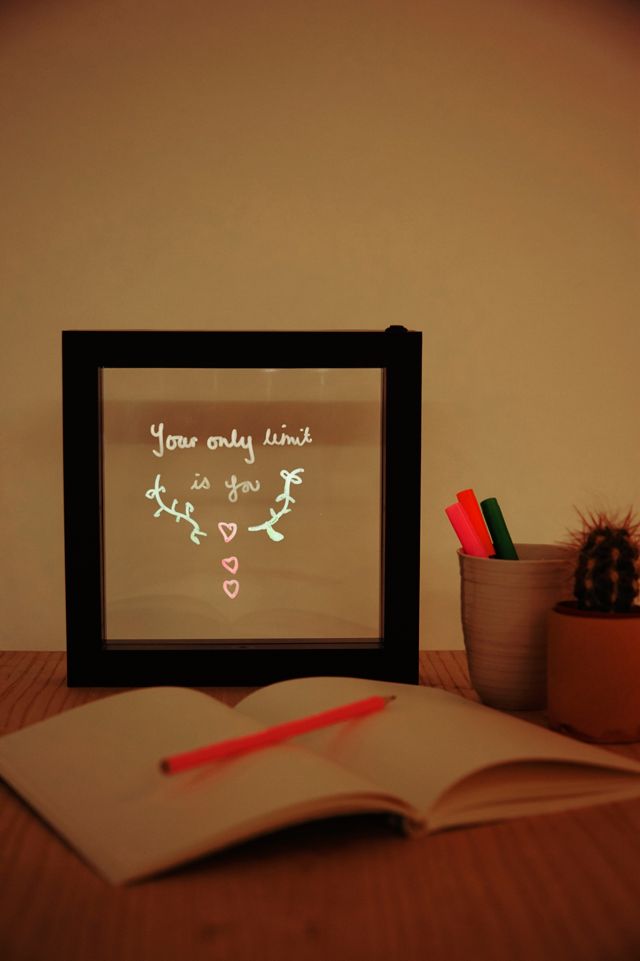 Mini Neon LED Screen | Urban Outfitters FR