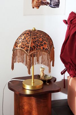 Moderne Tischlampe mit Leopardenmuster und Quaste