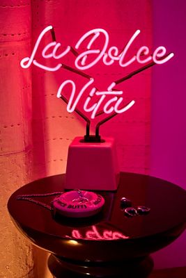 Lámpara de Neón de Vidrio con Base de Cerámica La Dolce Vita