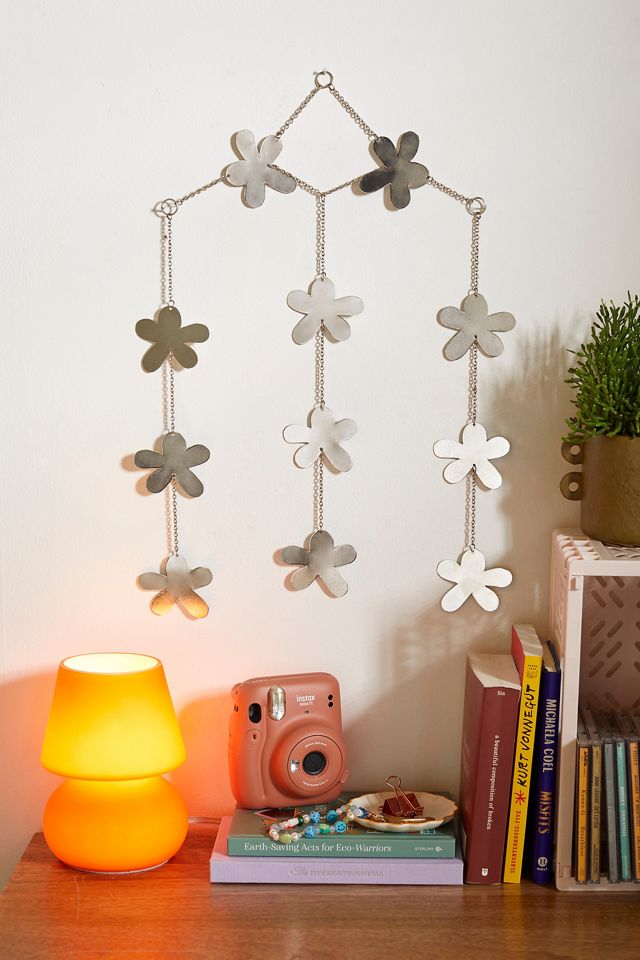 Small Daisy Chain Wall Hanging | Urban Outfitters UK