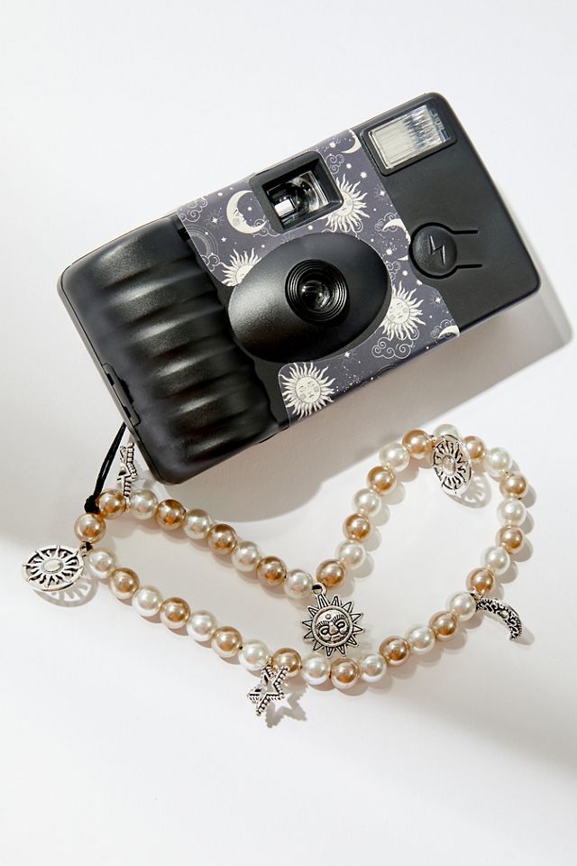 UO – Einwegkamera mit Gurt mit Himmelsprint #1