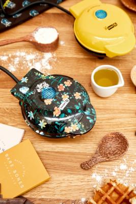 Printed Mini Waffle Maker  Urban Outfitters Mexico - Clothing