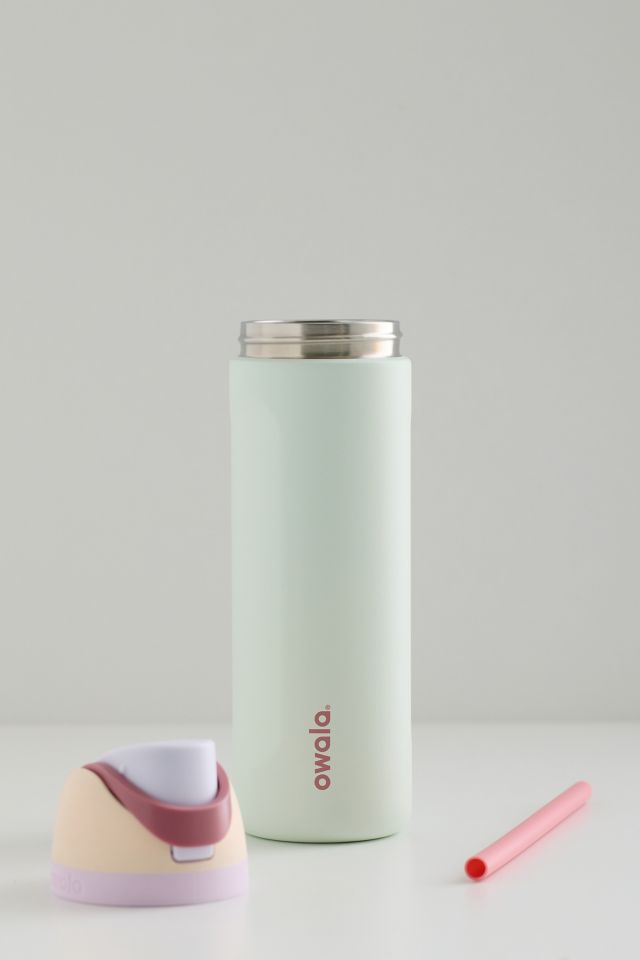 Owala Coastal Mist FreeSip Flip 24oz Water Bottle | Urban Outfitters UK