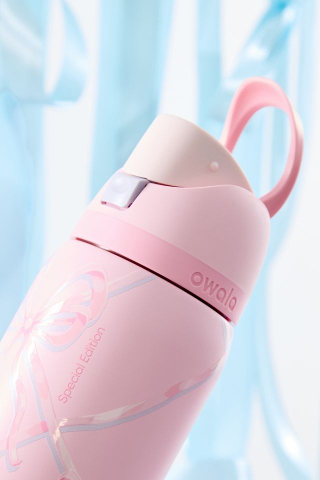 Owala UO Exclusive Sugar Plum Fairy FreeSip 0.9L / 32oz Water Bottle |  Urban Outfitters UK
