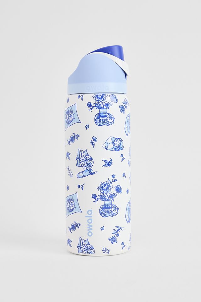 Owala UO Exclusive Delft Cat 0.9L / 32oz Water Bottle | Urban