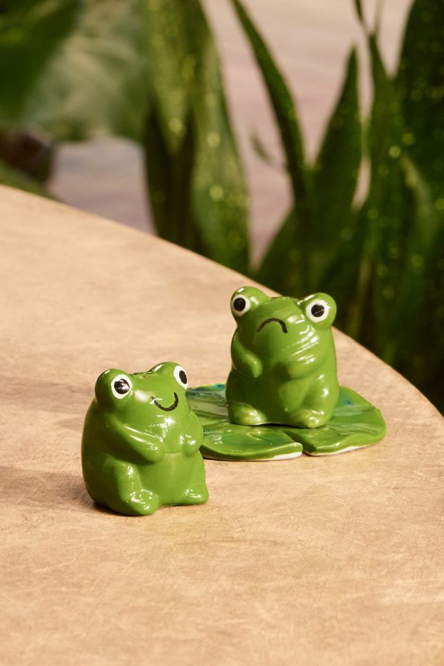 Frogs Salt & Pepper Shakers #1