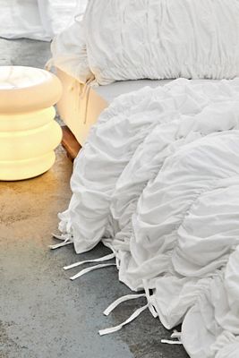 Ensemble de couette blanche plissée